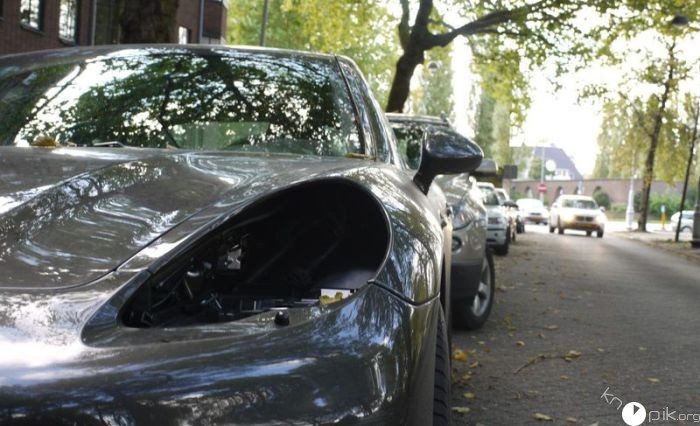 На улицах Амстердама участились кражи фар с автомобилей Porsche Panamera и Cayenne