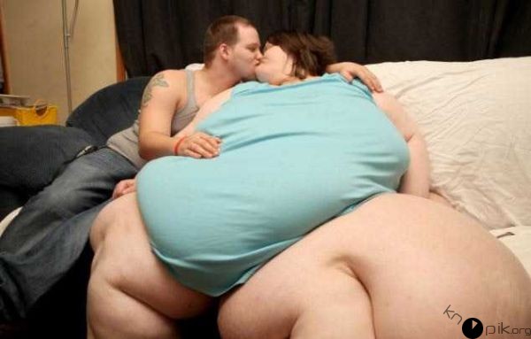 Самая толстая женщина в мире намерена похудеть ради свадьбы с 22-летним любовником